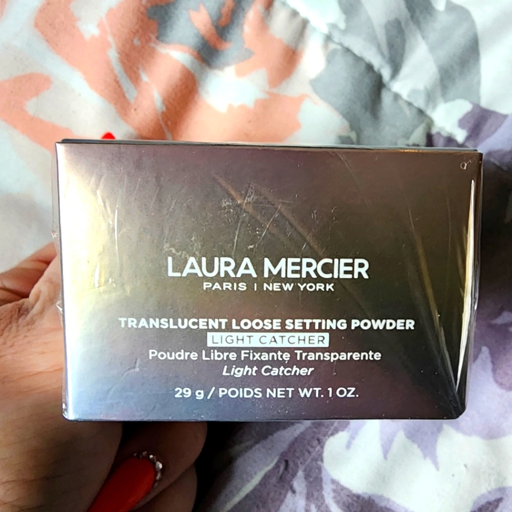 Laura Mercier Translucent Loose Setting Powder - Light Catcher